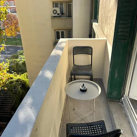 Confortable, Equipe, Balcon ,hyper Centre *